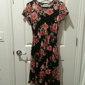 Short sleeve rose dress
